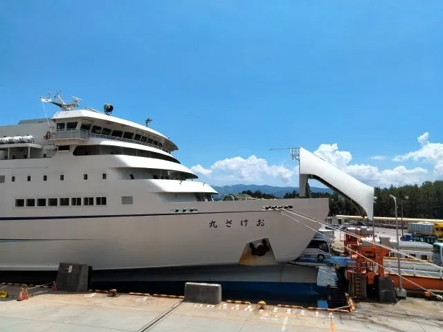 新潟の海と船