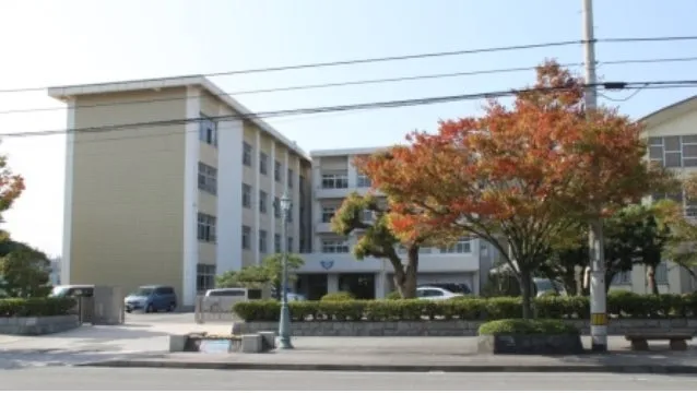 日吉中学校