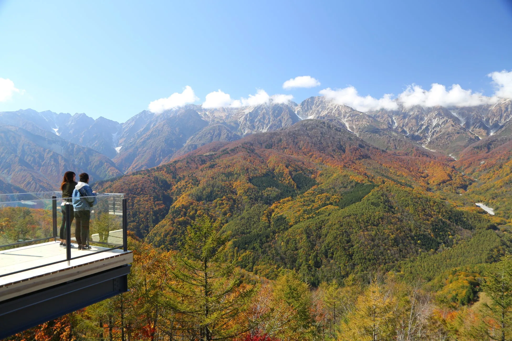 HAKUBA MOUNTAIN HARBORとカフェ