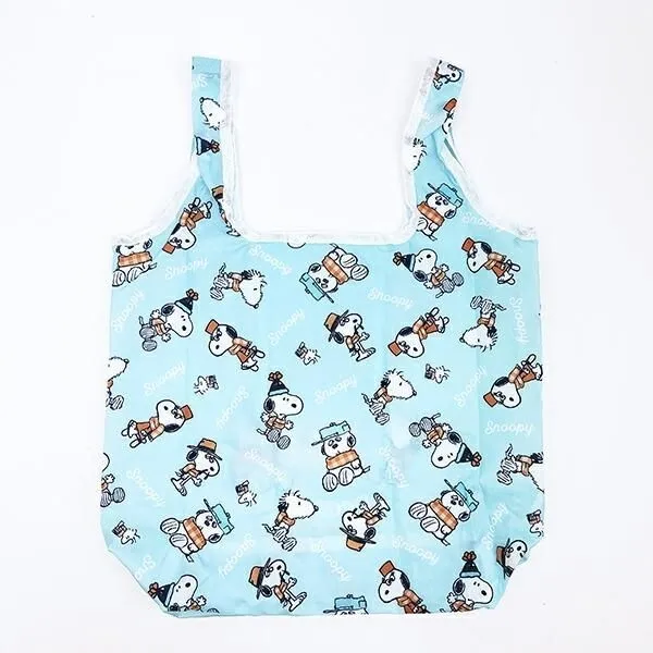 広げた状態のスヌーピーエコバッグ