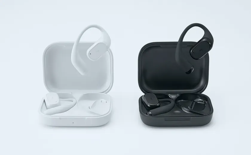 TWS 白と黒のイヤホンと充電ケース