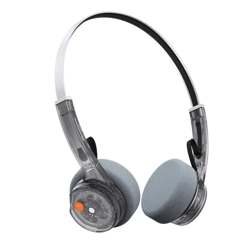 グレーのイヤーパッドが付いたヘッドホン