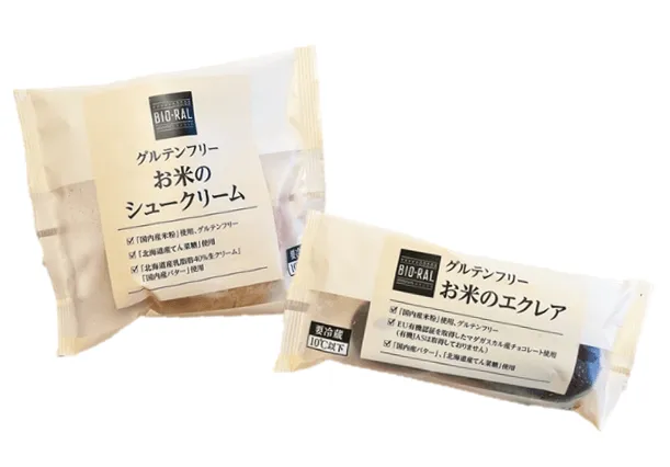 お米のシュークリームとエクレアの写真