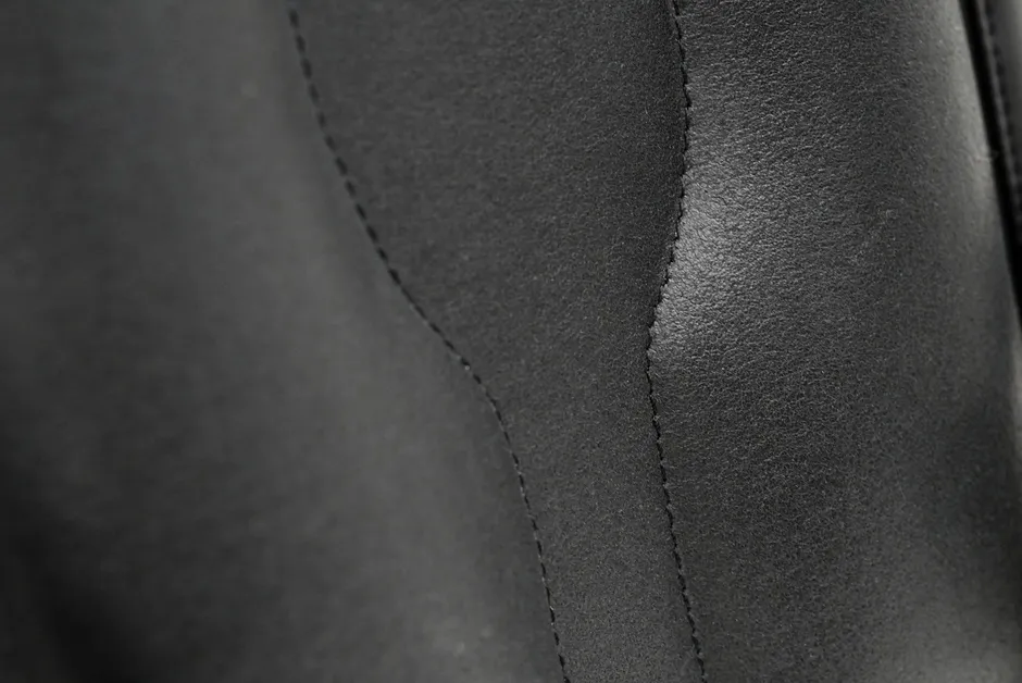 背当て部分の素材