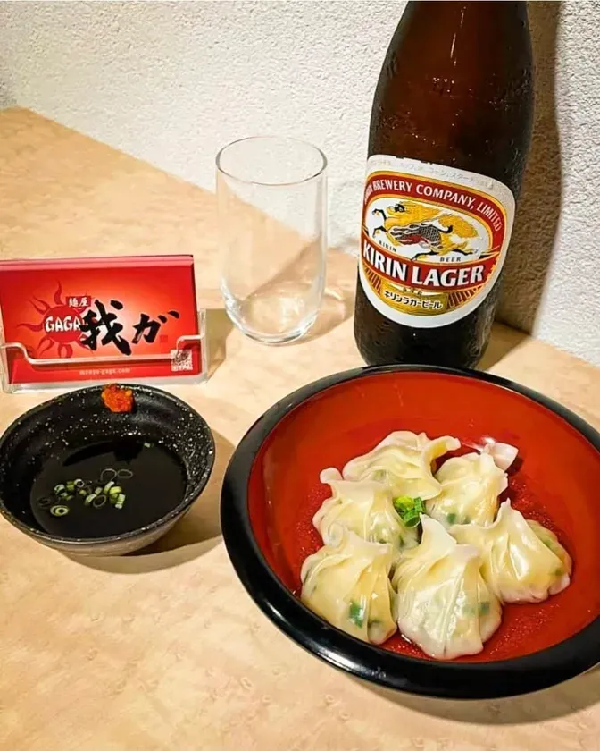 もちもちの水餃子と瓶ビール