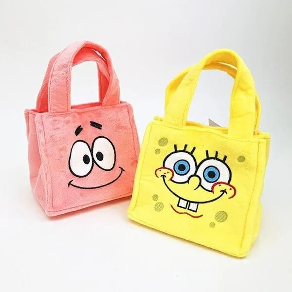 スポンジボブとパトリックのバッグが並んだ様子