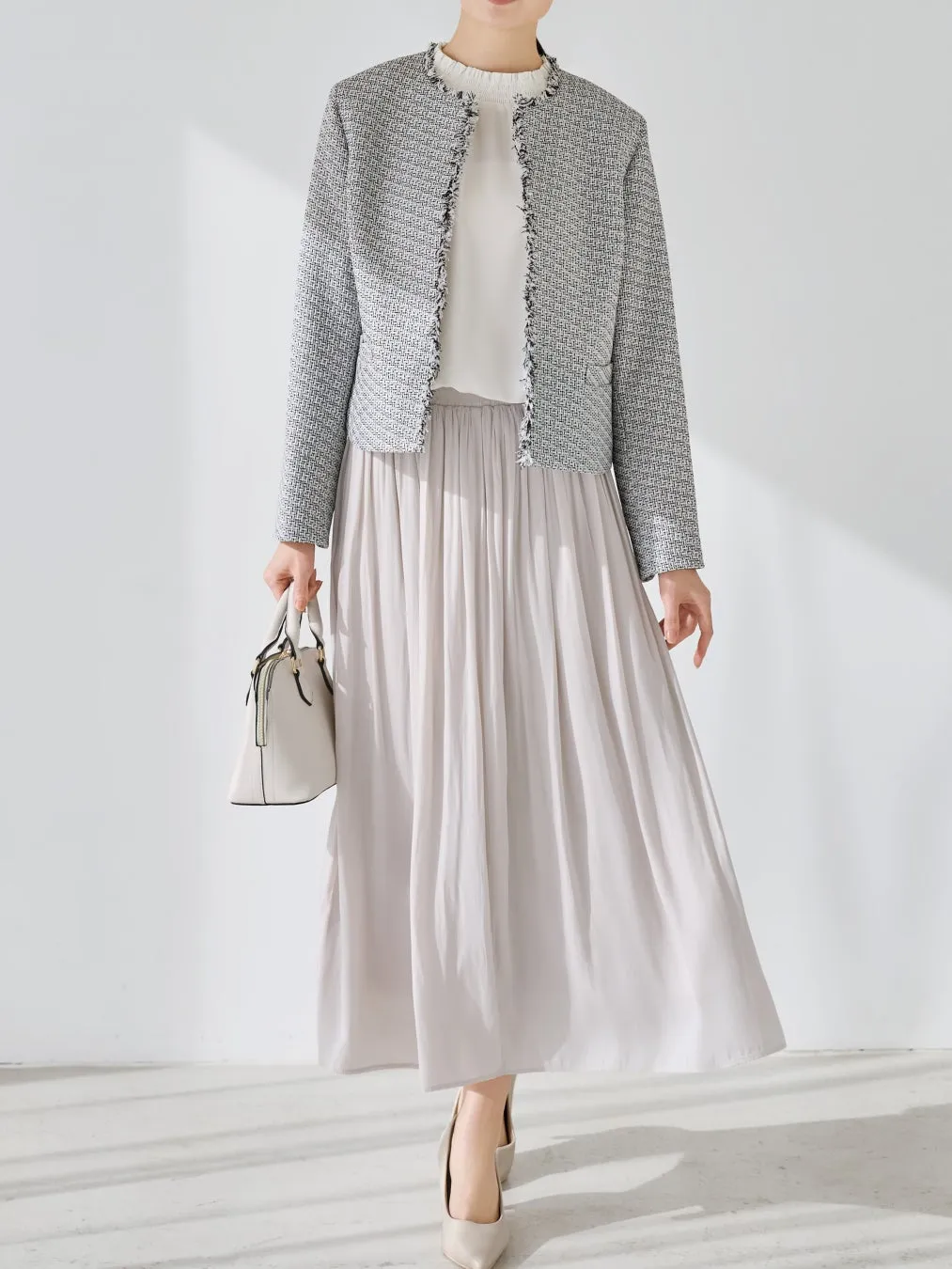 ツイードジャケットのスカートスタイル