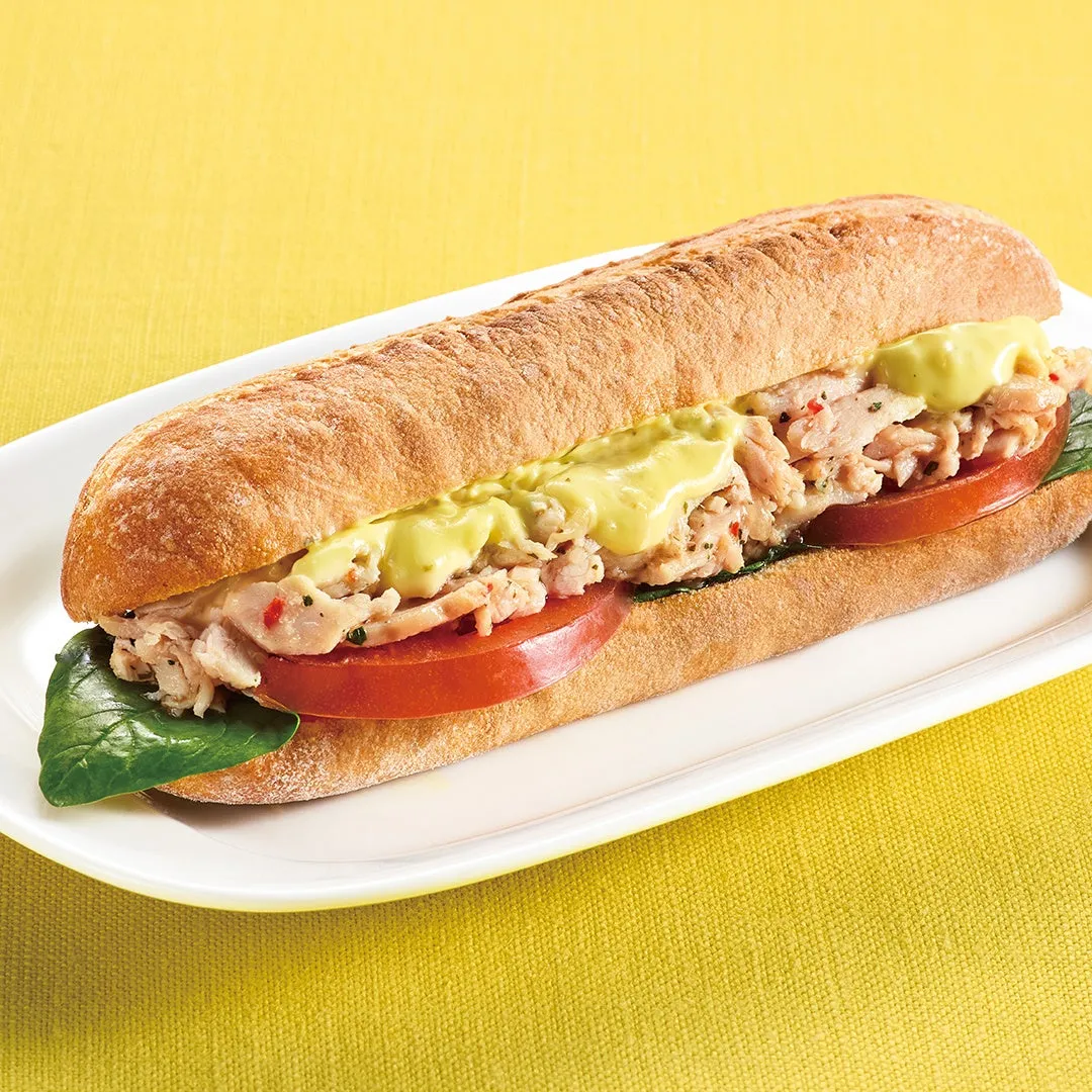 焼きたてサンド瀬戸内レモンタルタルとハーブチキン